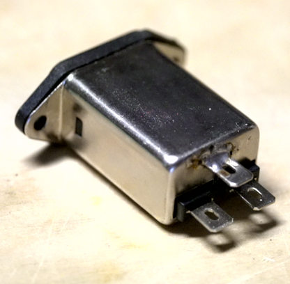 Netzstecker C14 Stecker 3-polig Schraubmontage 10A 250V IEC 320