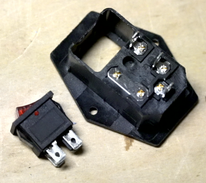 AC-Stromanschluss C14 Stecker 3-polig Schraubmontage 10A 250V IEC 320 mit Sicherung und Schalter